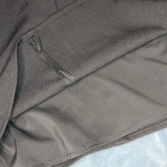 Cleo, size 18, black flare hem skirt - Picture 4 of 8